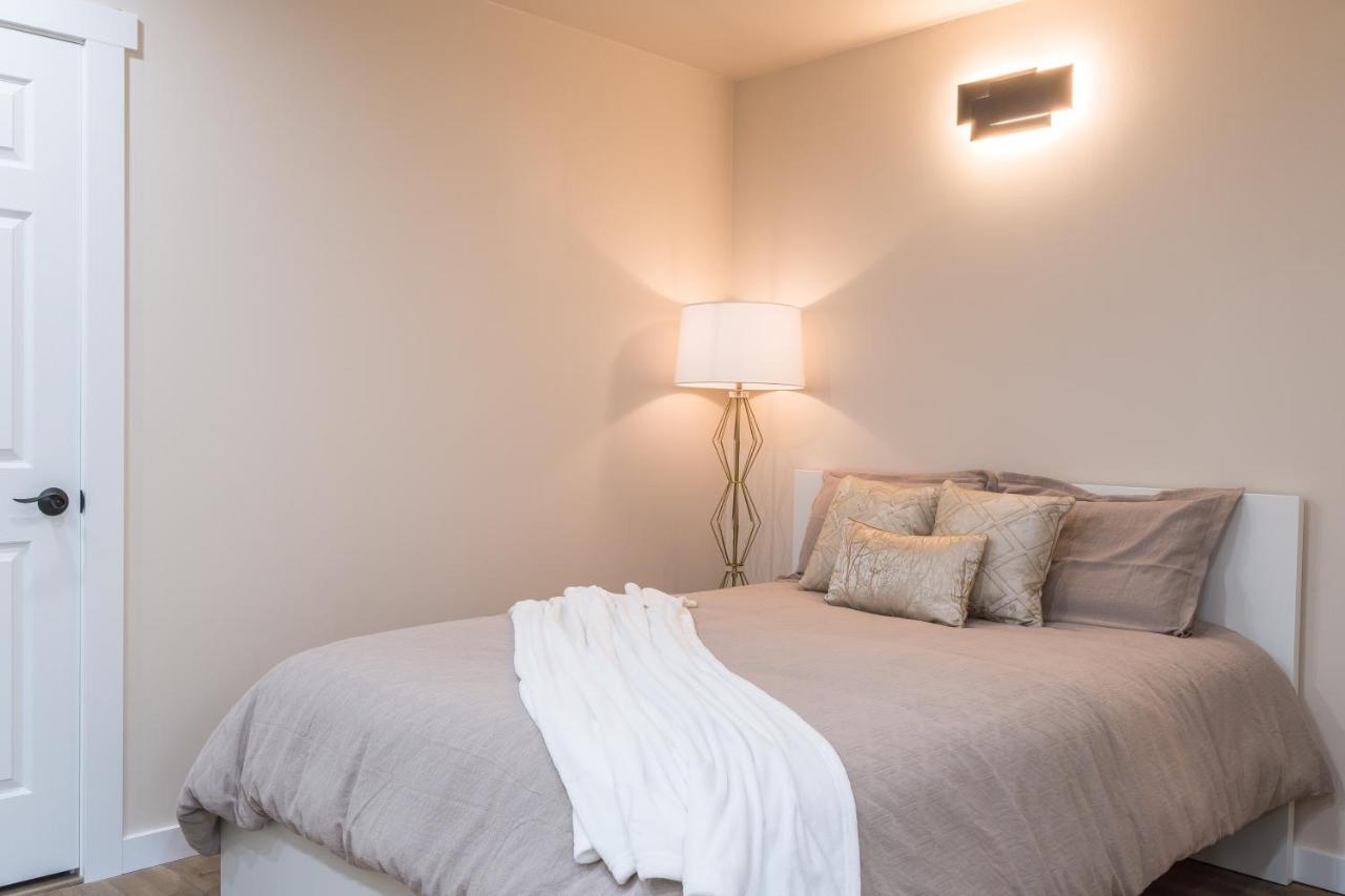 Beautiful Place With A Great Location, Free Parking, Wifi & Large Tv. フェデラルウェイ エクステリア 写真